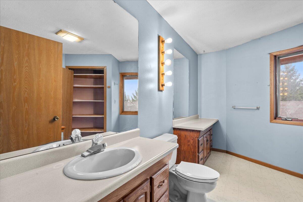 19940 Highway 57 Schleswig, WI 53042 - Photo 18 of 50 Upper Full Bath