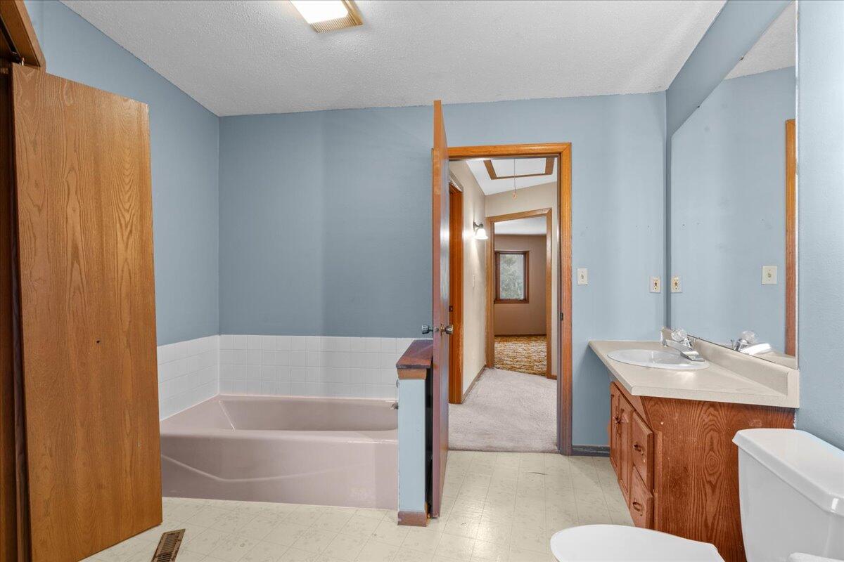 19940 Highway 57 Schleswig, WI 53042 - Photo 19 of 50 Upper Full Bath-2