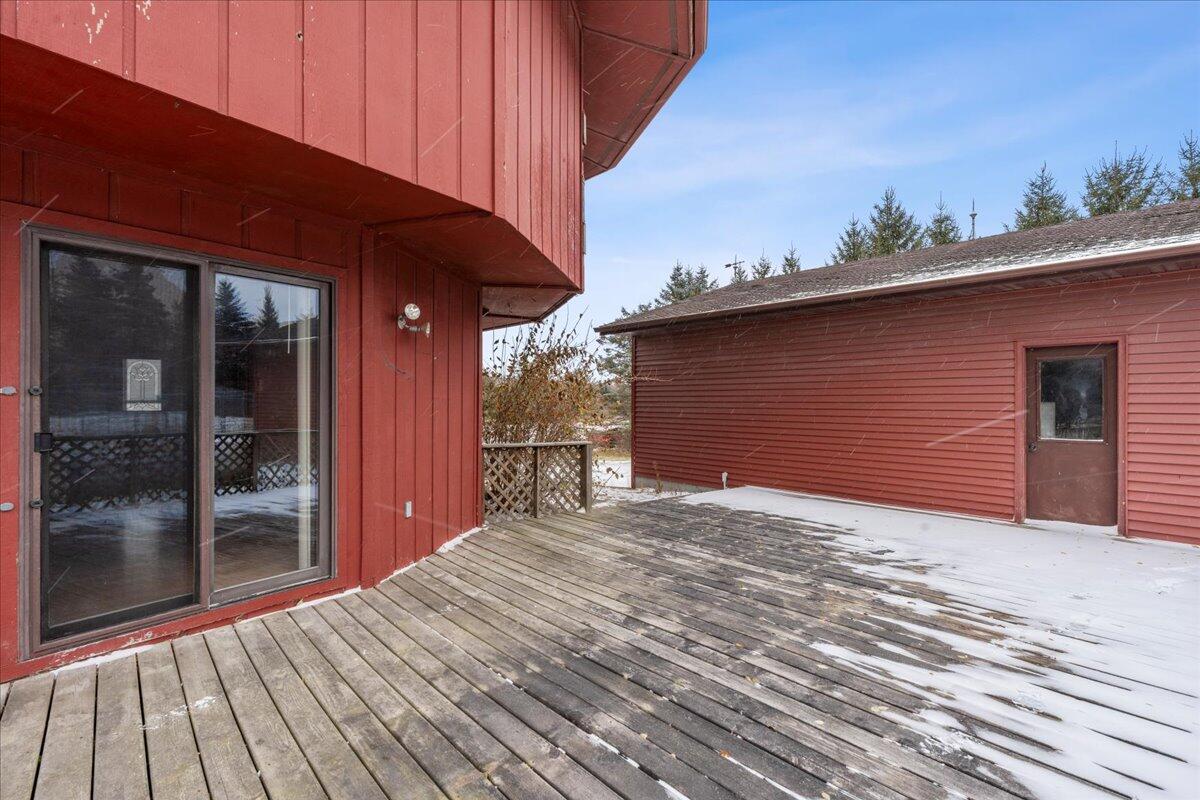 19940 Highway 57 Schleswig, WI 53042 - Photo 21 of 50 Back Deck