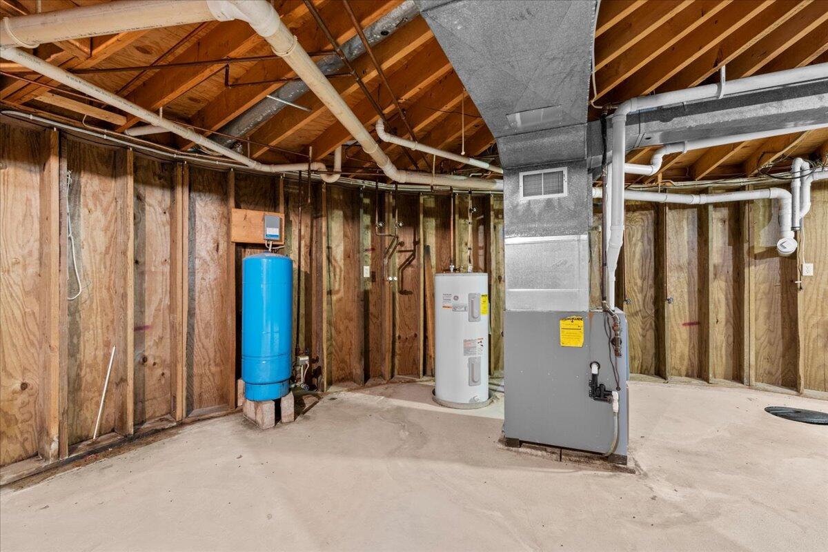 19940 Highway 57 Schleswig, WI 53042 - Photo 37 of 50 Basement-3