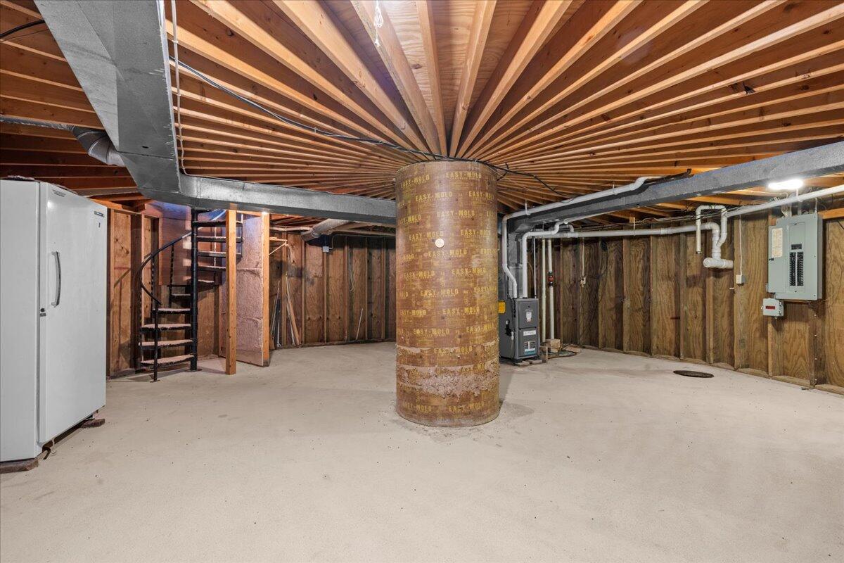 19940 Highway 57 Schleswig, WI 53042 - Photo 38 of 50 Basement-4