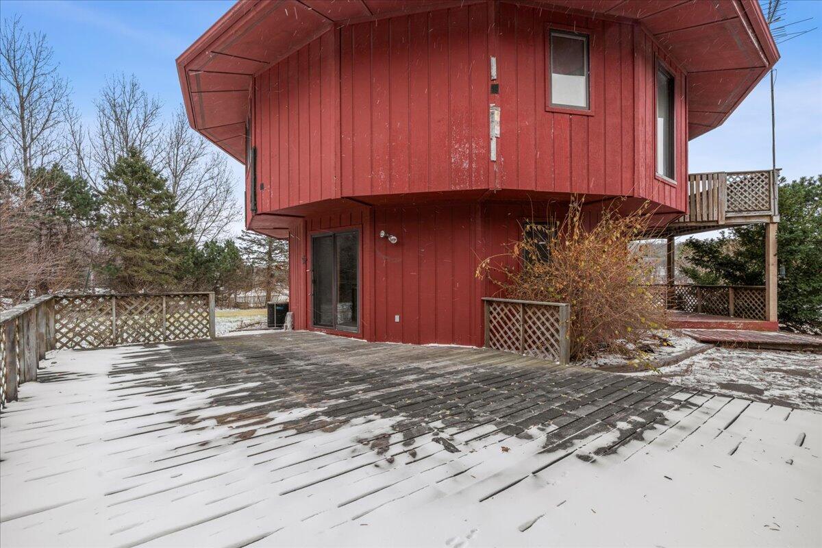 19940 Highway 57 Schleswig, WI 53042 - Photo 39 of 50 Deck