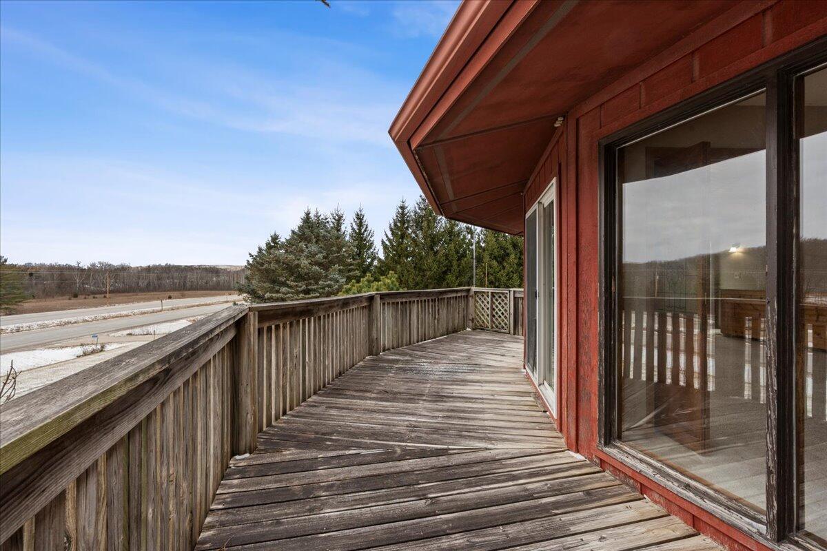 19940 Highway 57 Schleswig, WI 53042 - Photo 46 of 50 Upper Deck