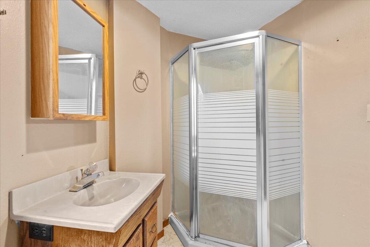 19940 Highway 57 Schleswig, WI 53042 - Photo 10 of 50 Full Bath--View 2