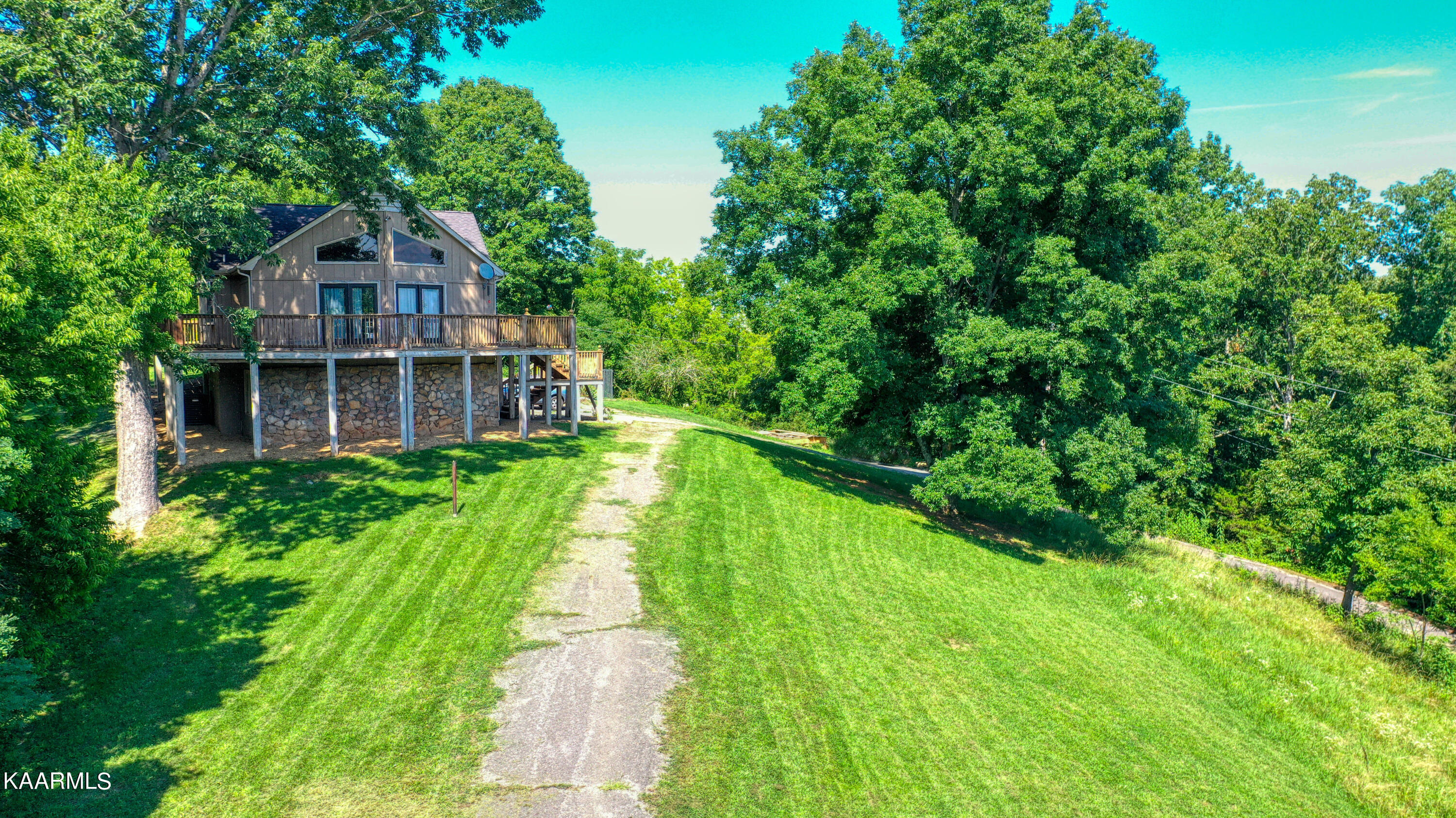 9305 Kodak Road Kodak, TN 37764 - Photo 16 of 30 Front Yard