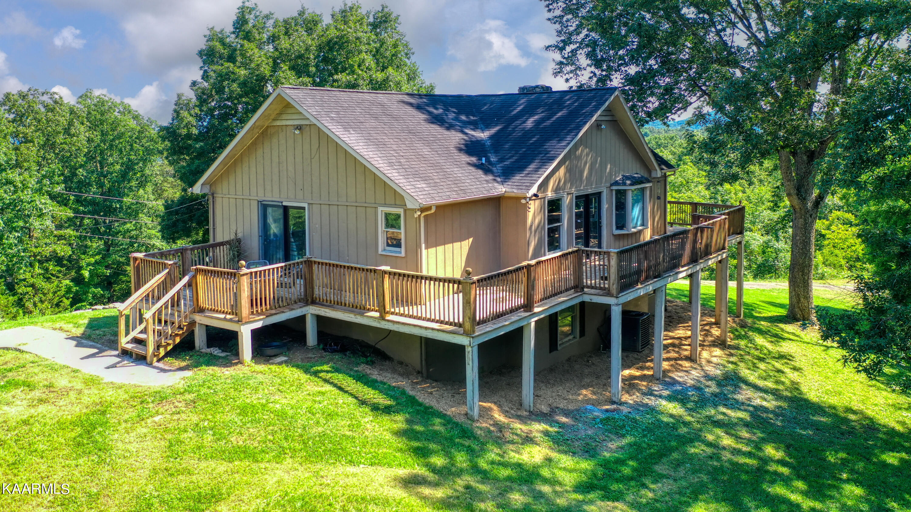 9305 Kodak Road Kodak, TN 37764 - Photo 18 of 30 Back of Home