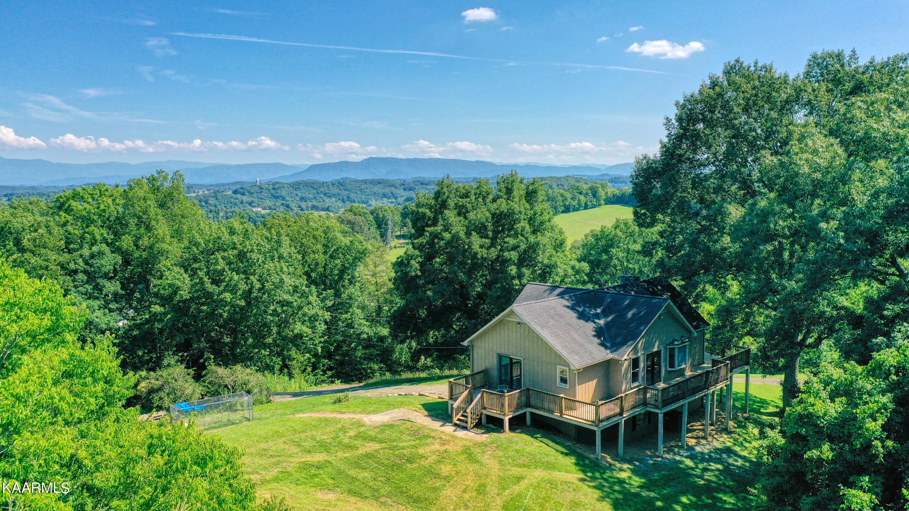 9305 Kodak Road Kodak, TN 37764 - Photo 2 of 30 Wraparound Deck