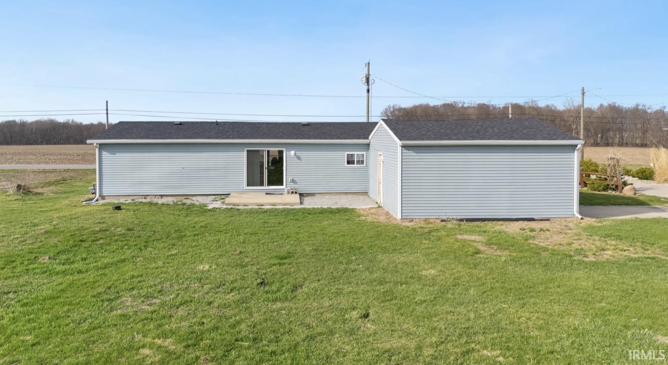 3395 West Crystal Lake Road Warsaw, IN 46580 - Photo 4 of 35