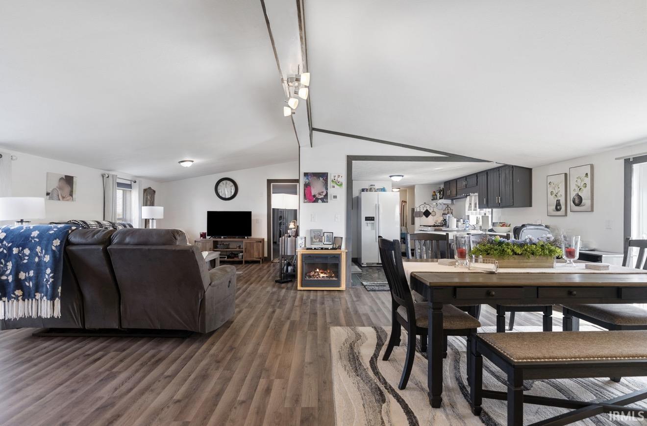 3395 West Crystal Lake Road Warsaw, IN 46580 - Photo 8 of 35