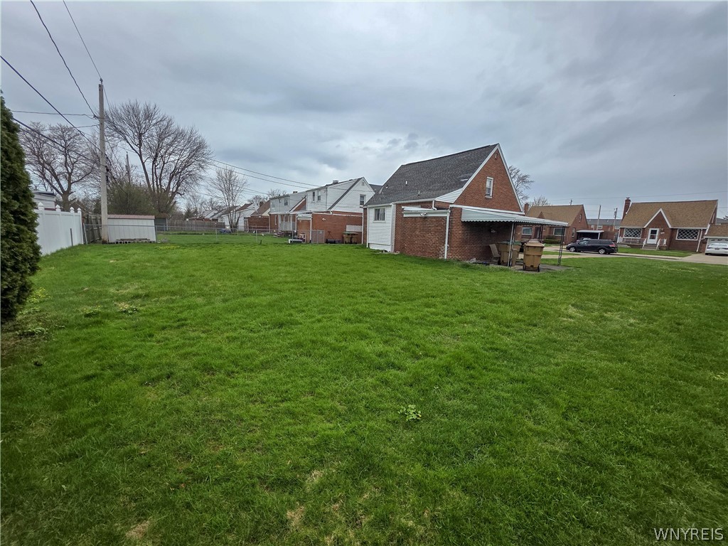 121 Cedar Road Cheektowaga, NY 14215 - Photo 8 of 43