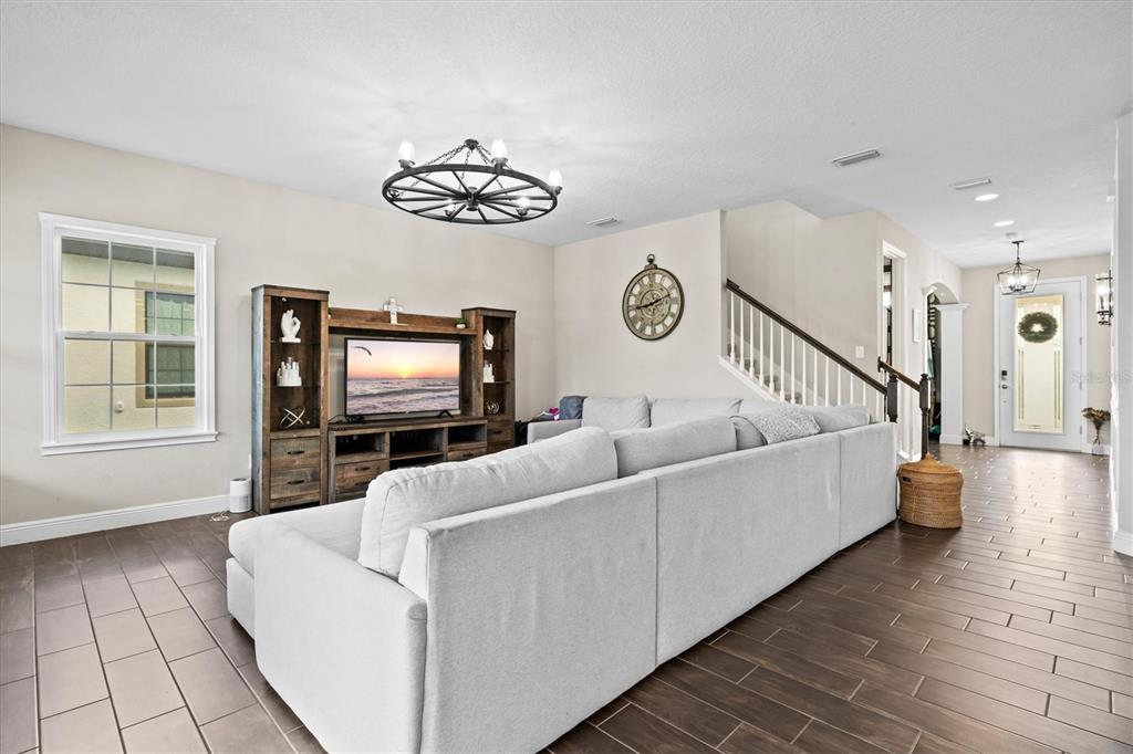 5709 Silver Sun Drive Apollo Beach, FL 33572 - Photo 11 of 100