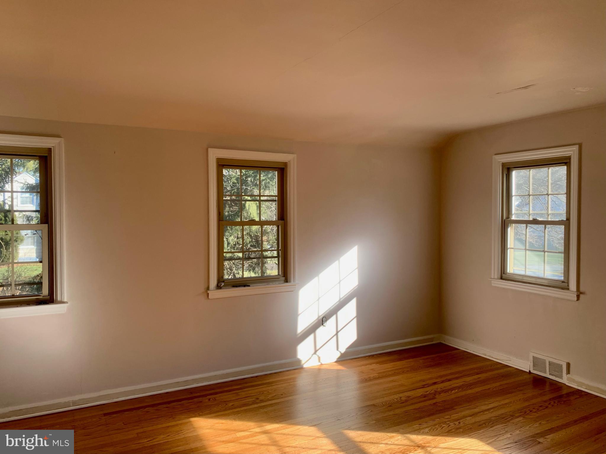 81 Sullivan Road Wayne, PA 19087 - Photo 4 of 5