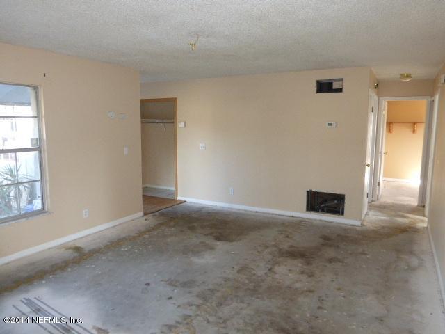 8362 Kipling Court Jacksonville, FL 32244 - Photo 15 of 16 LR OPP VIEW