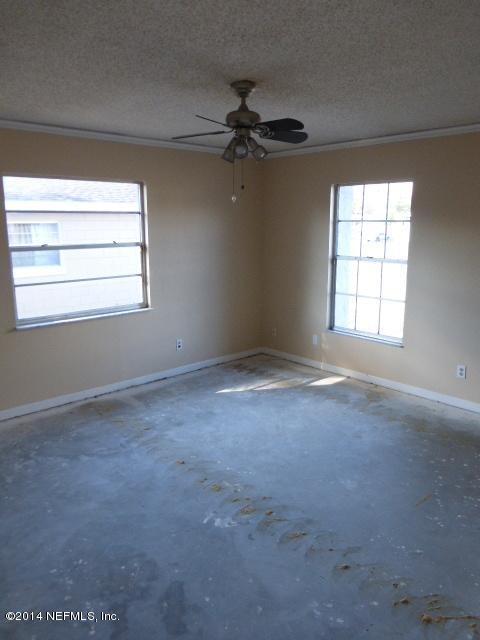 8362 Kipling Court Jacksonville, FL 32244 - Photo 5 of 16 BED 1 MASTER