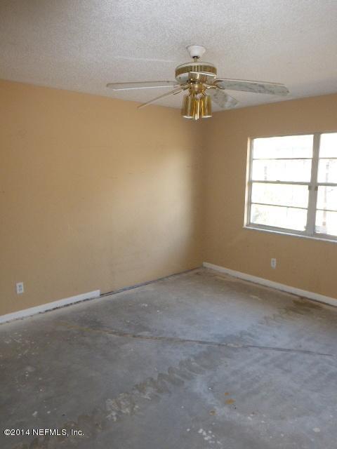 8362 Kipling Court Jacksonville, FL 32244 - Photo 7 of 16 BED 2 MISSING BASE TRIM