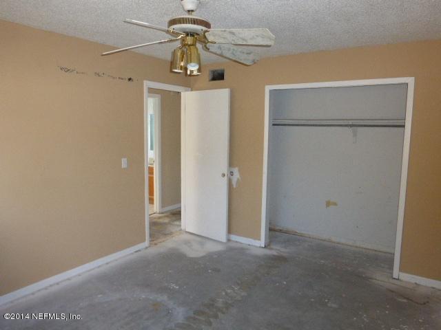 8362 Kipling Court Jacksonville, FL 32244 - Photo 8 of 16 BED 2 OPP MISSING BIFOLD