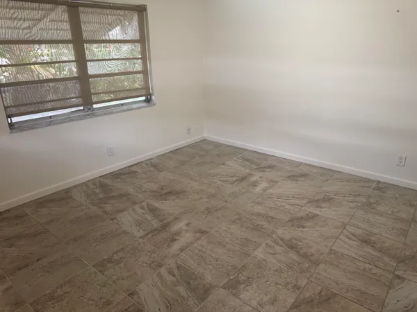 $2,850 | 100 Northwest 27th Street, Pompano Beach, FL 33064