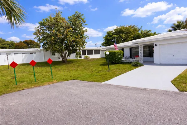 $2,850 | 100 Northwest 27th Street, Pompano Beach, FL 33064