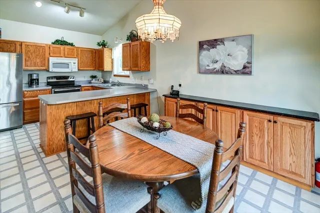 $449,900 | 201 Vista Cottage Grove, Cottage Grove, WI 53527