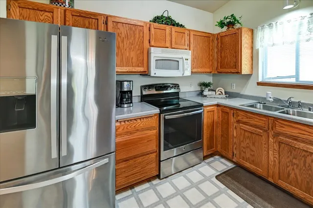 $449,900 | 201 Vista Cottage Grove, Cottage Grove, WI 53527