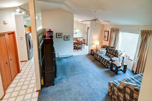 $449,900 | 201 Vista Cottage Grove, Cottage Grove, WI 53527