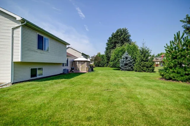 $449,900 | 201 Vista Cottage Grove, Cottage Grove, WI 53527