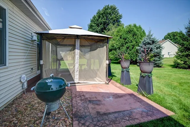 $449,900 | 201 Vista Cottage Grove, Cottage Grove, WI 53527