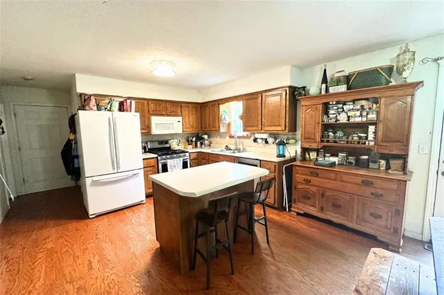 $255,000 | 227 South Moulton Street, Leeton, MO 64761