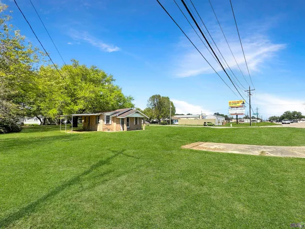 $200,000 | 13409 Highway 44, Gonzales, LA 70737