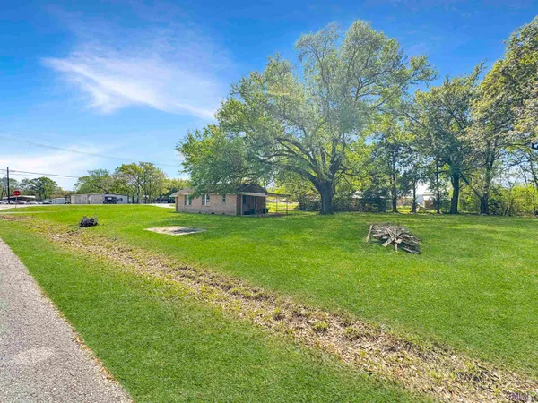 $200,000 | 13409 Highway 44, Gonzales, LA 70737