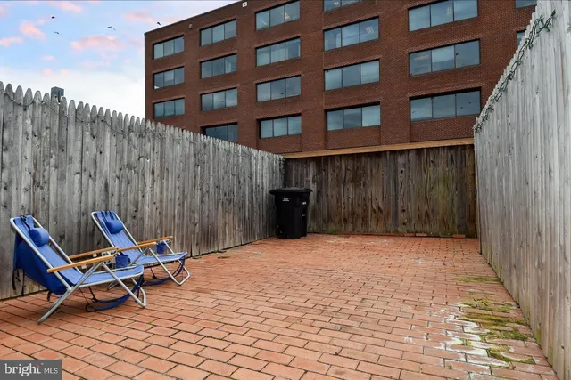 $3,200 | 515 Tobacco Quay, Alexandria, VA 22314