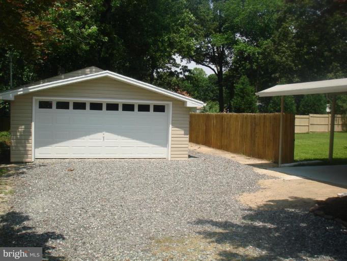 9171 Fort Smallwood Road Pasadena, MD 21122 - Photo 3 of 25 Garage 1