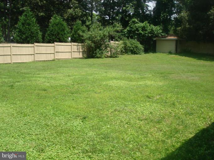 9171 Fort Smallwood Road Pasadena, MD 21122 - Photo 6 of 25 Back yard