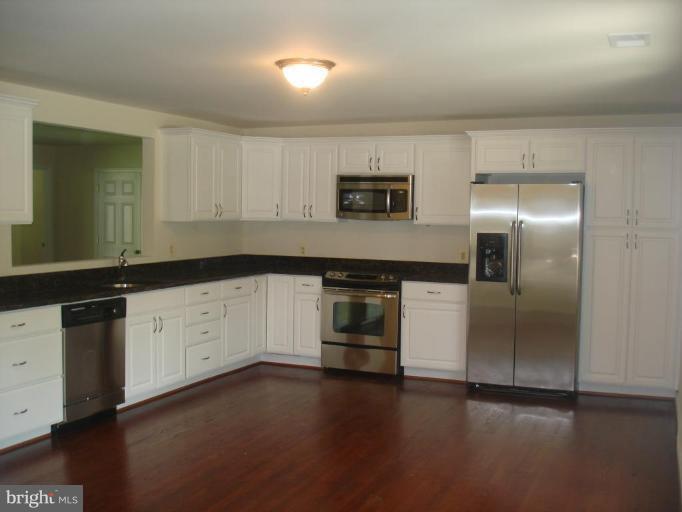 9171 Fort Smallwood Road Pasadena, MD 21122 - Photo 7 of 25 Kitchen