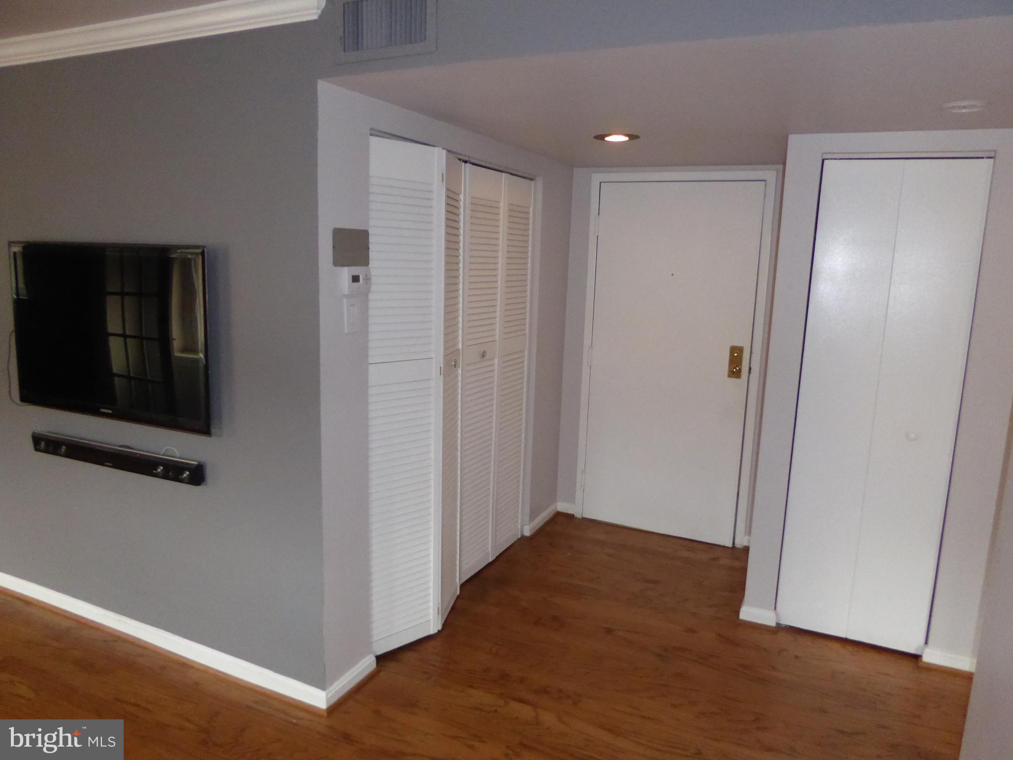 1436 Meridian Place Northwest, Unit 404 Washington, DC 20010 - Photo 12 of 25 Living Room
