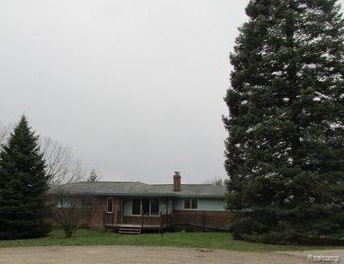 2701 Porter Road White Lake, MI 48383 - Photo 1 of 6 706465739 Front view.jpg