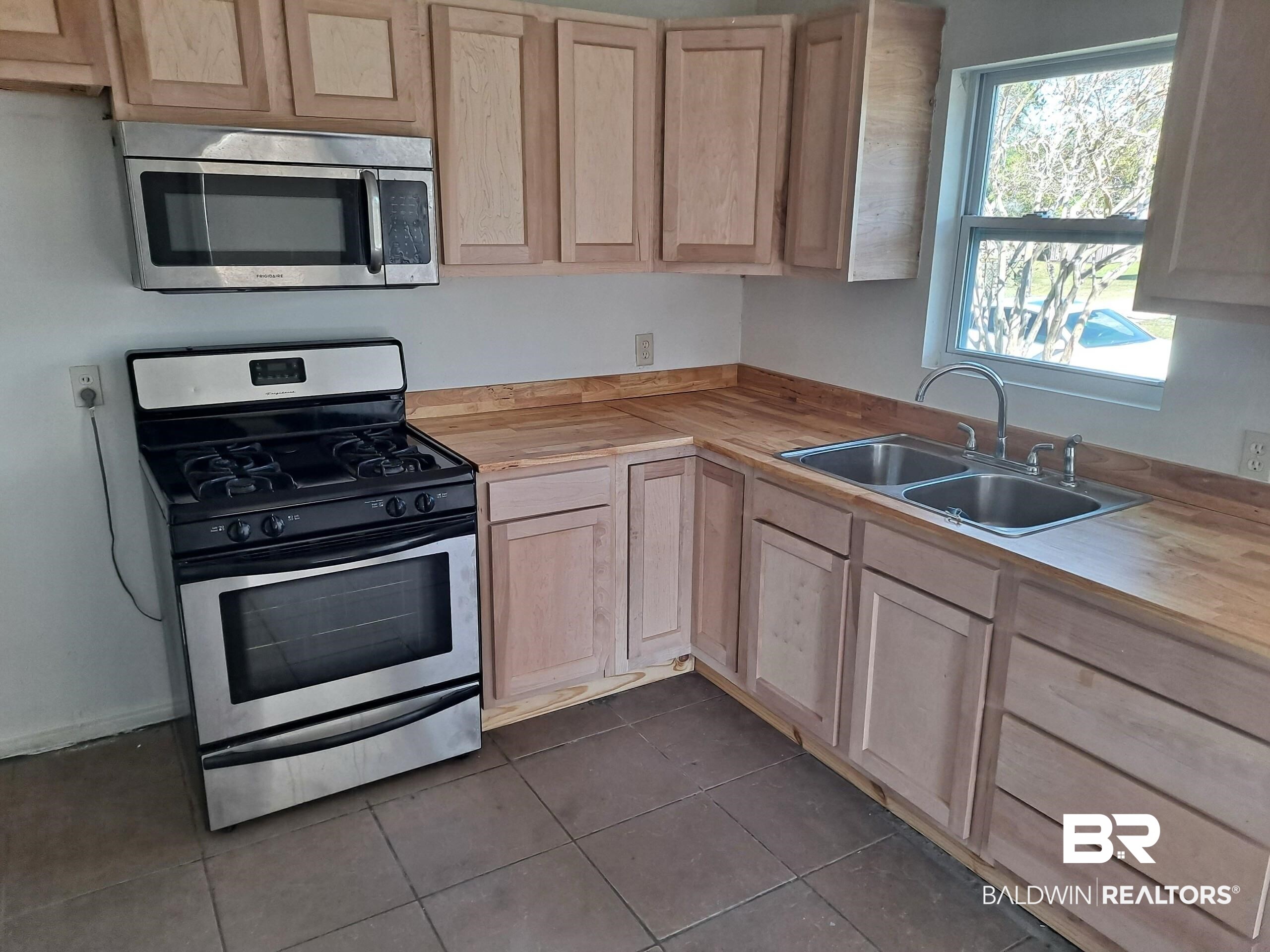 250 Chieftain Way Mobile, AL 36611 - Photo 5 of 18