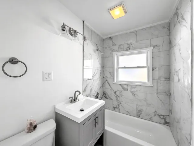 $179,990 | 1304 Freeland Avenue, Calumet City, IL 60409