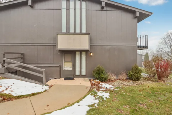 $253,000 | 55 Lausanne Court, Unit 1, Geneva, WI 53147