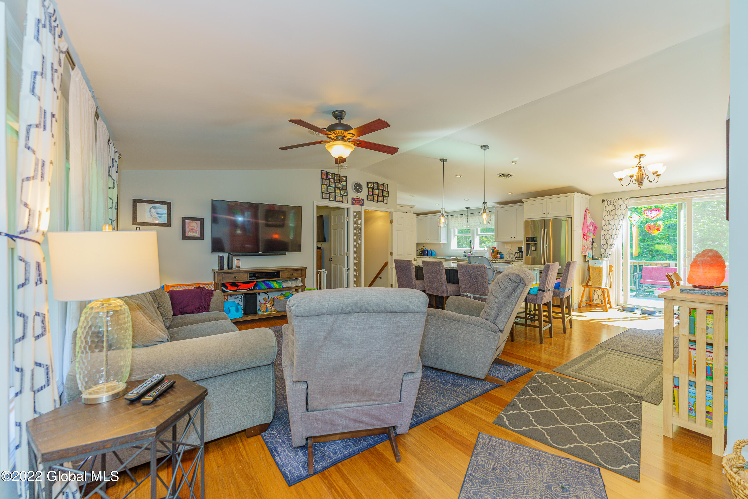 17 Bump Hill Road Greenfield, NY 12833 - Photo 5 of 38 1 Livingroom 1