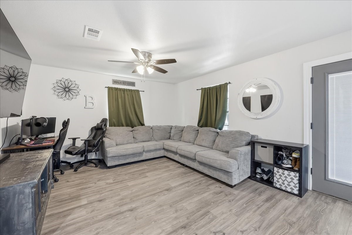 270 Pug Road Vidor, TX 77662 - Photo 5 of 20