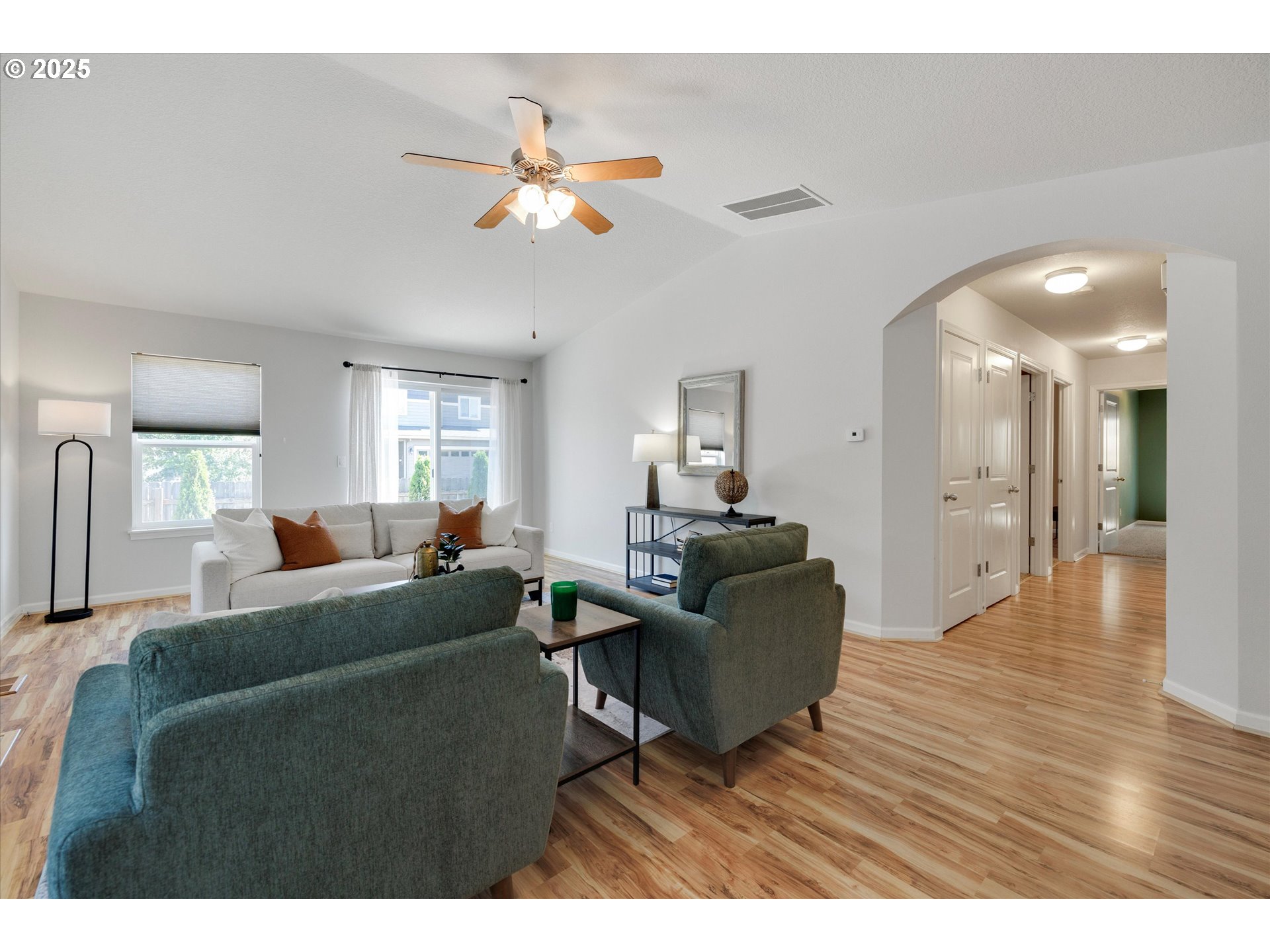 2731 Baines Boulevard Hubbard, OR 97032 - Photo 18 of 41 Hallway