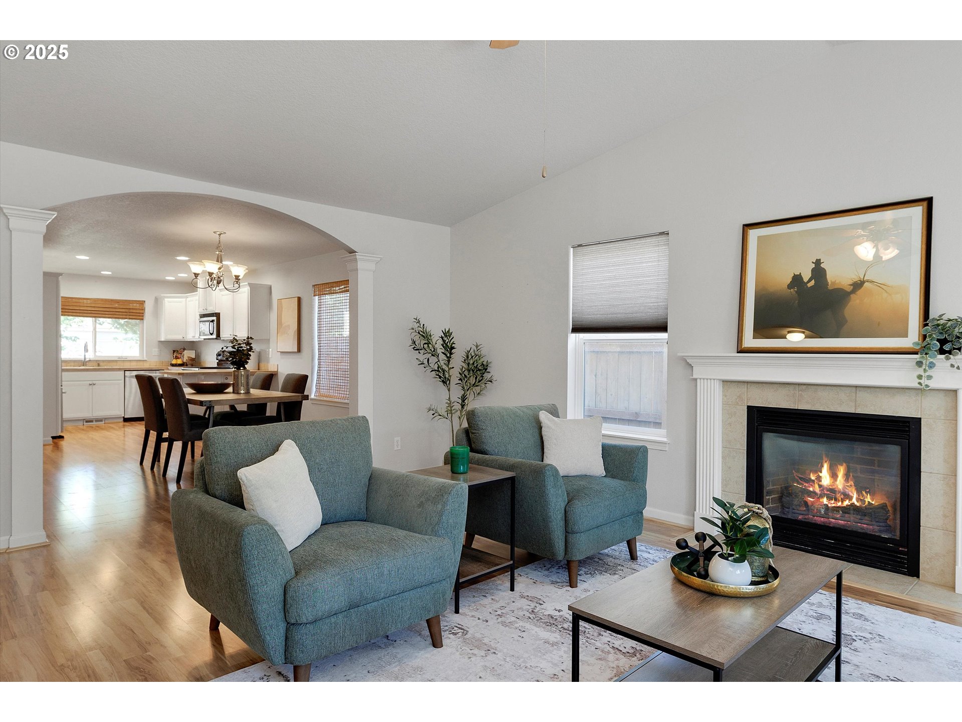 2731 Baines Boulevard Hubbard, OR 97032 - Photo 20 of 41 Living Room