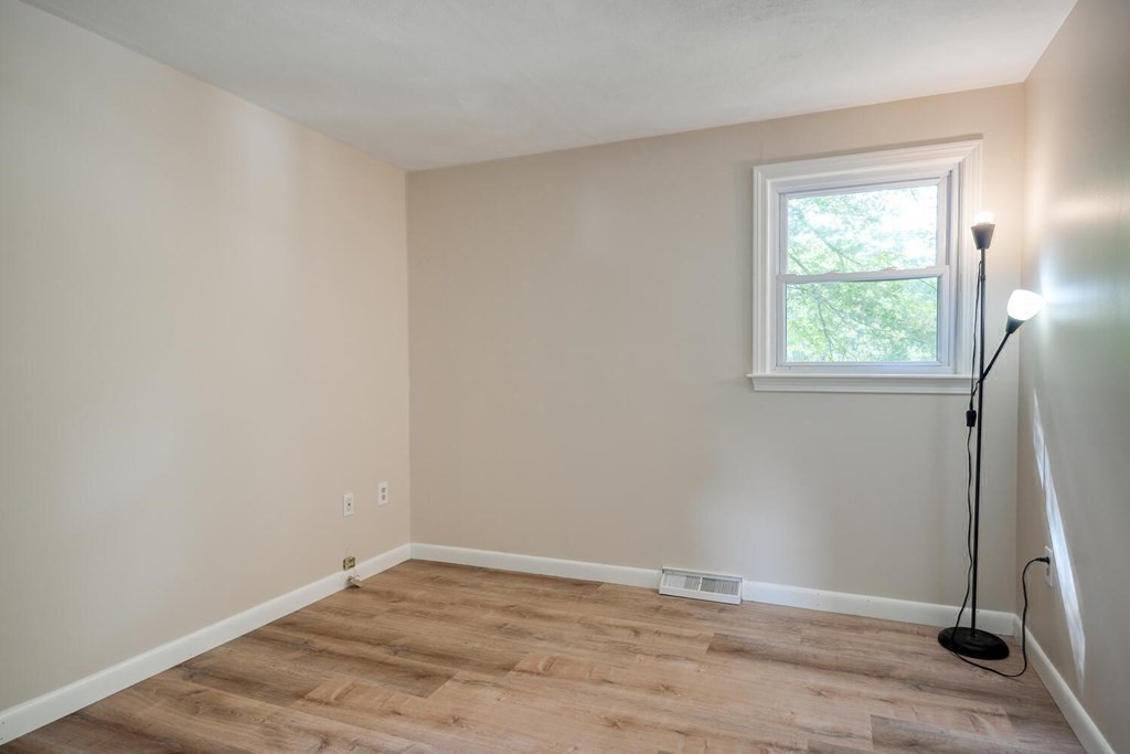 61 Valentine Road Northborough, MA 01532 - Photo 17 of 31 Gallery Image 17