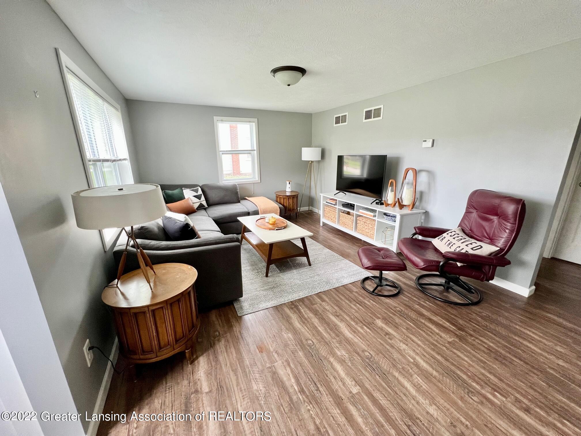 706 Lyons Road Portland, MI 48875 - Photo 6 of 32 IMG_8378