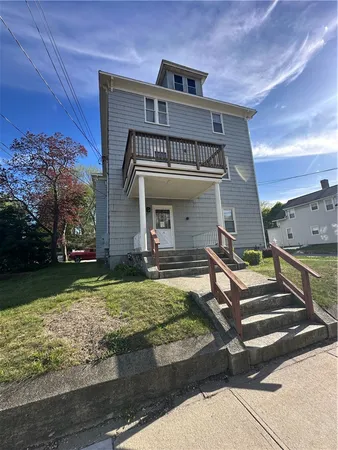 $1,500 | 71 Hamlet Avenue, Unit 3R, Woonsocket, RI 02895