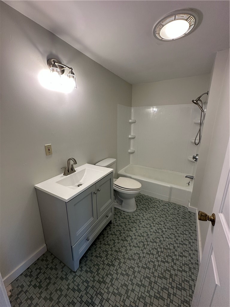 71 Hamlet Avenue, Unit 3R Woonsocket, RI 02895 - Photo 22 of 29