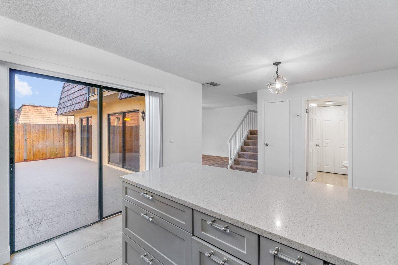 712 Springdale Circle Palm Springs, FL 33461 - Photo 14 of 24 018-712SpringdaleCircle-PalmSprings-FL-3