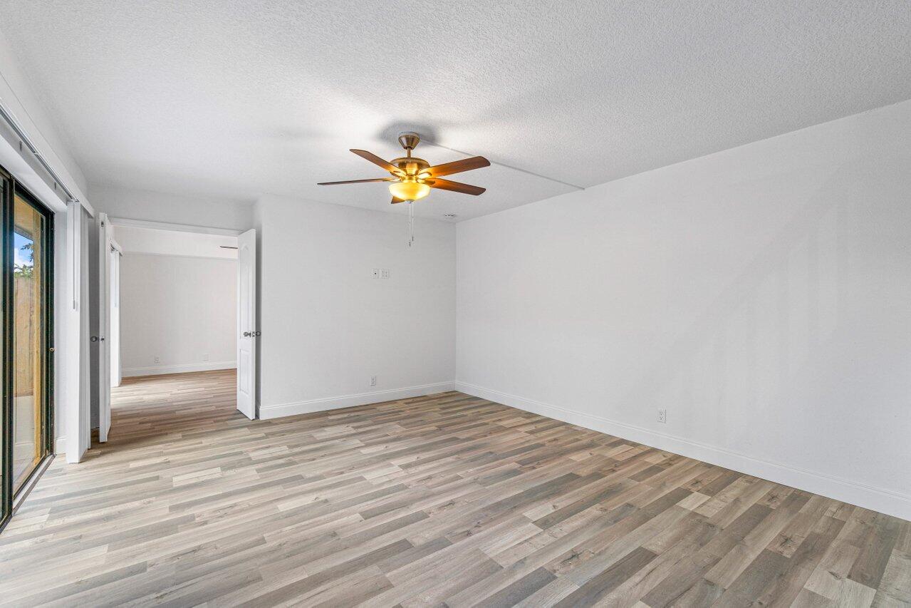 712 Springdale Circle Palm Springs, FL 33461 - Photo 3 of 24 007-712SpringdaleCircle-PalmSprings-FL-3