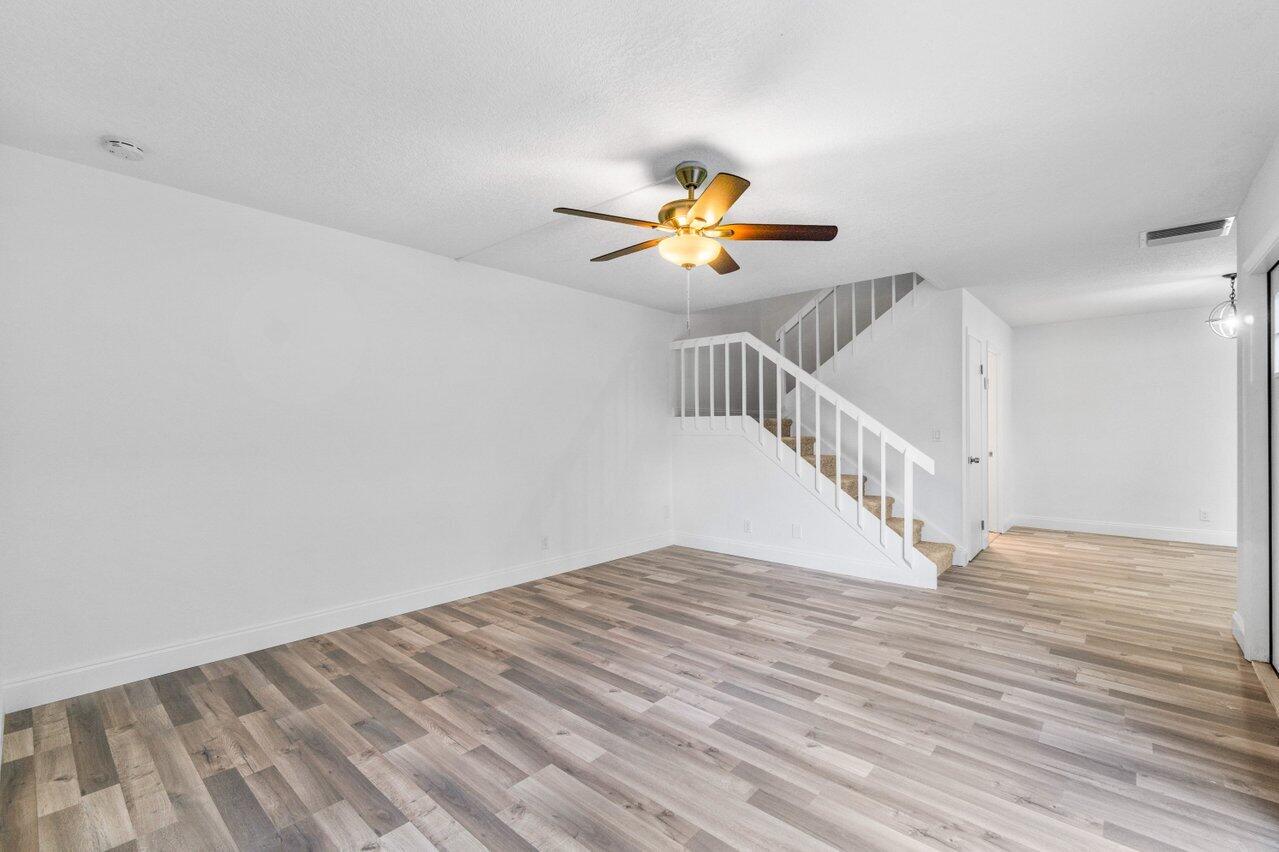 712 Springdale Circle Palm Springs, FL 33461 - Photo 6 of 24 010-712SpringdaleCircle-PalmSprings-FL-3